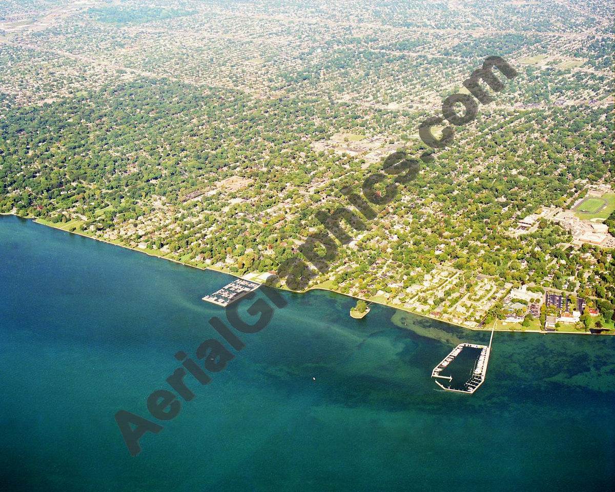 Aerial image of [1308] Saint Clair Shoreline F20 with No frame