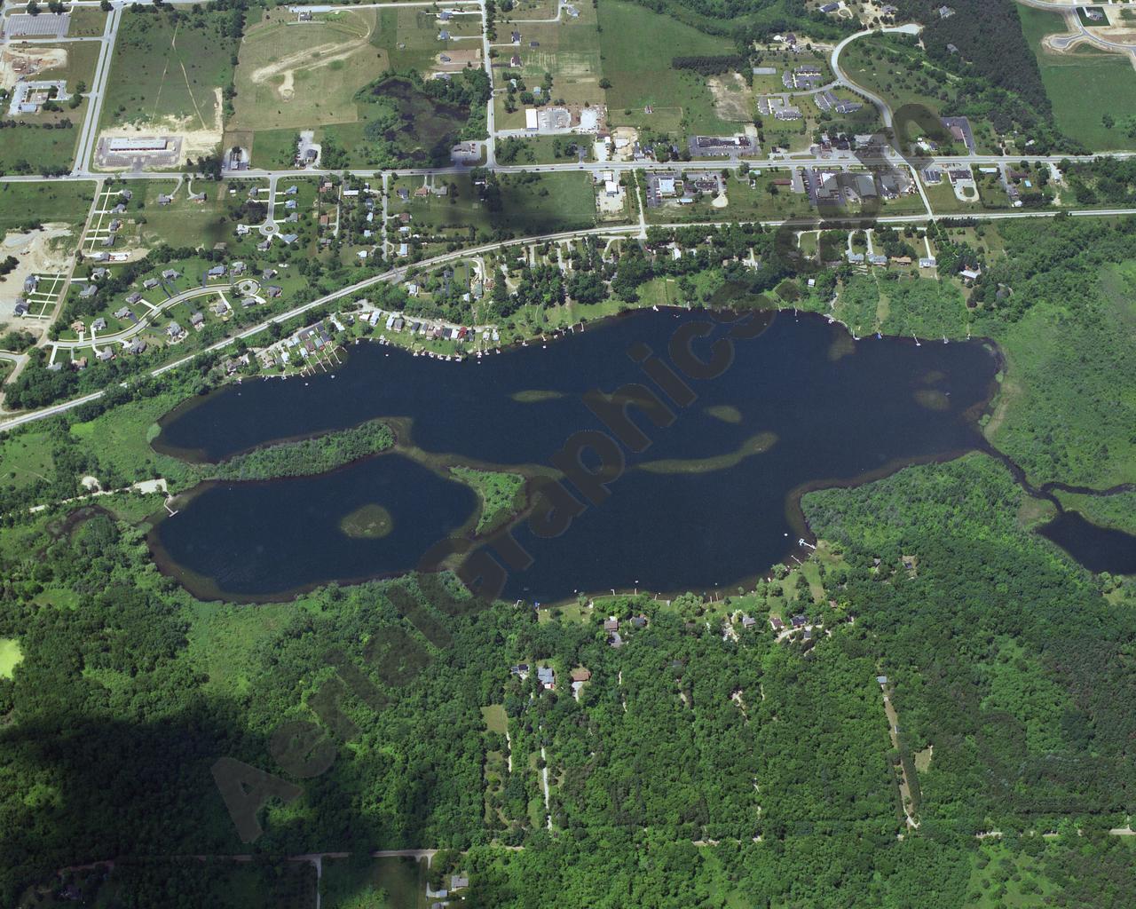 Aerial image of [1839] Lower Pettibone Lake in Oakland, MI with No frame