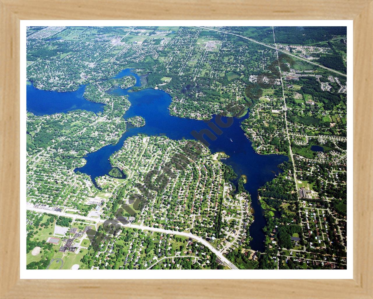 Aerial image of [2918] Lake Oakland in Oakland, MI with Natural Wood frame