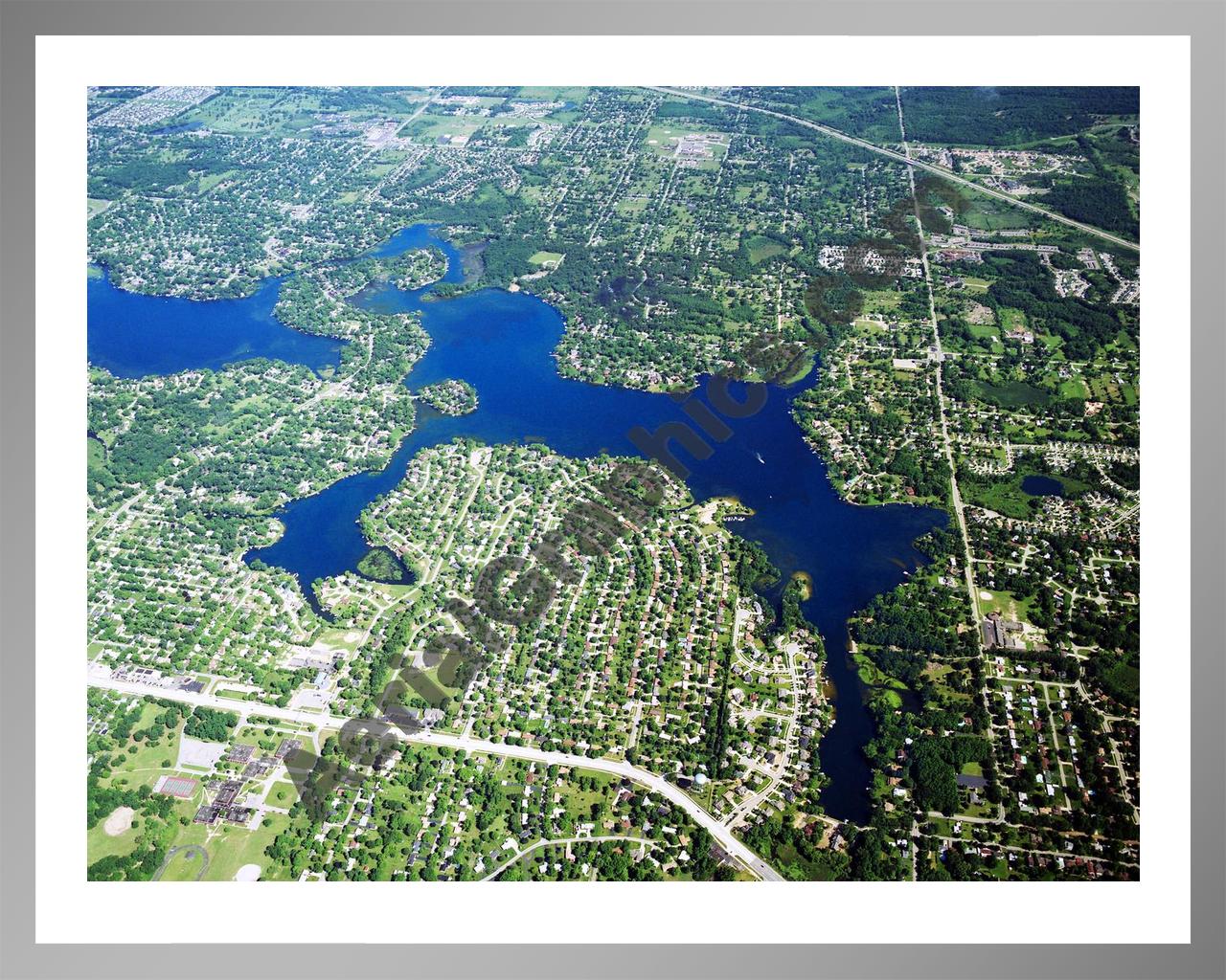 Aerial image of [2918] Lake Oakland in Oakland, MI with Silver Metal frame