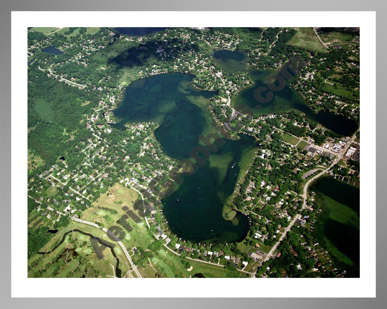 Aerial image of [2941] Long Lake in Oakland, MI with Silver Metal frame