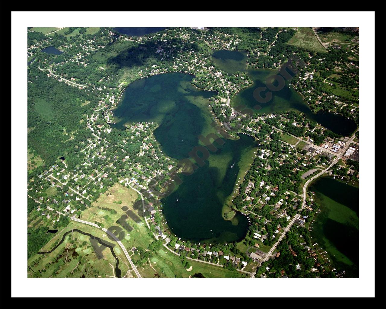 Aerial image of [2941] Long Lake in Oakland, MI with Black Metal frame