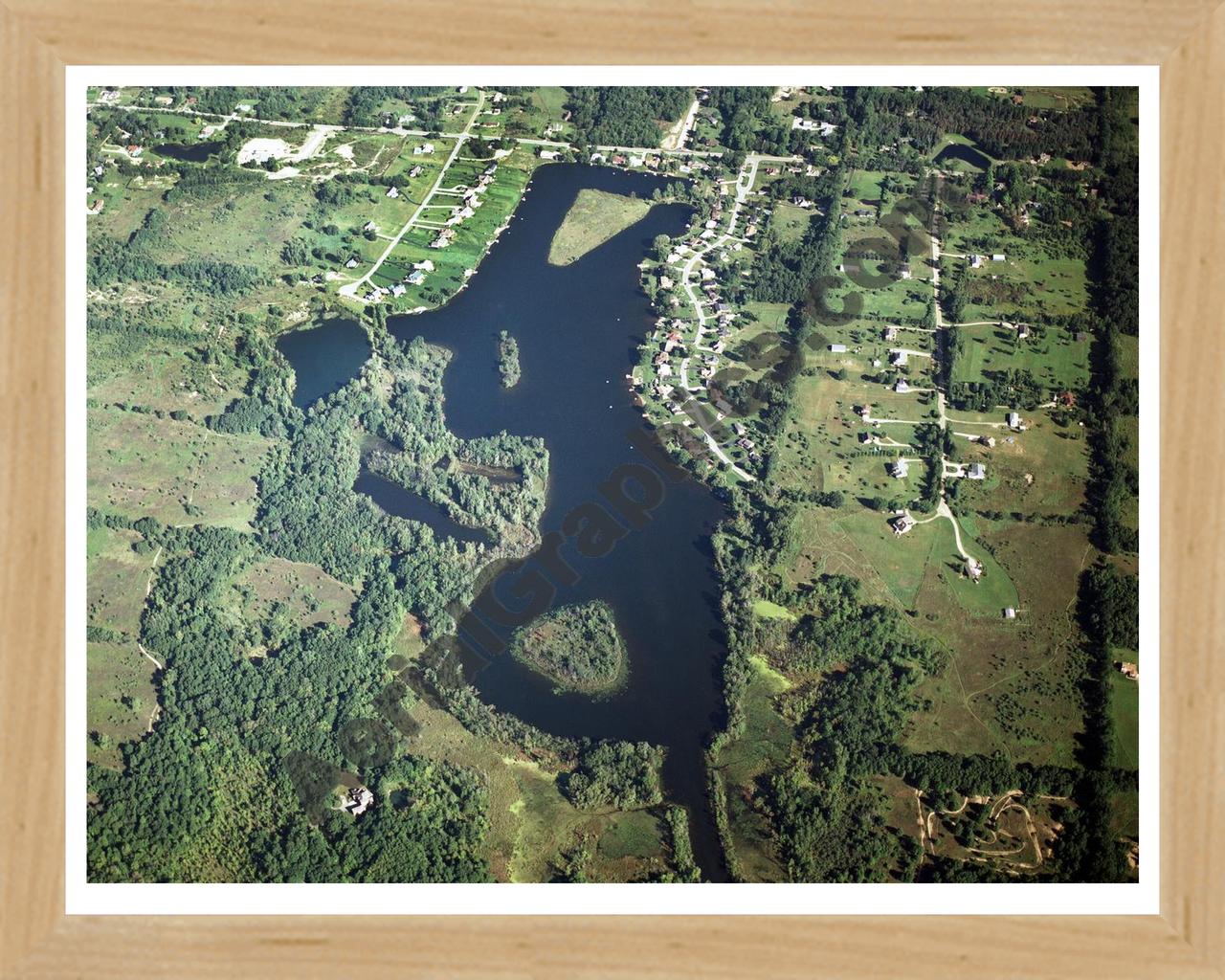 Aerial image of [3000] Lake Braemar in Oakland, MI with Natural Wood frame