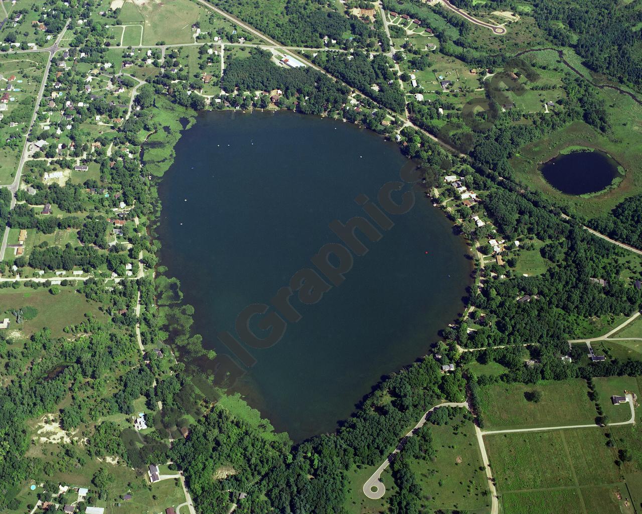 Aerial image of [328] Hamburg Lake in Livingston, MI with No frame