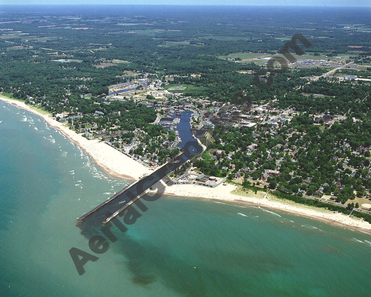 Aerial image of [3555] South Haven, looking east with Canvas Wrap frame