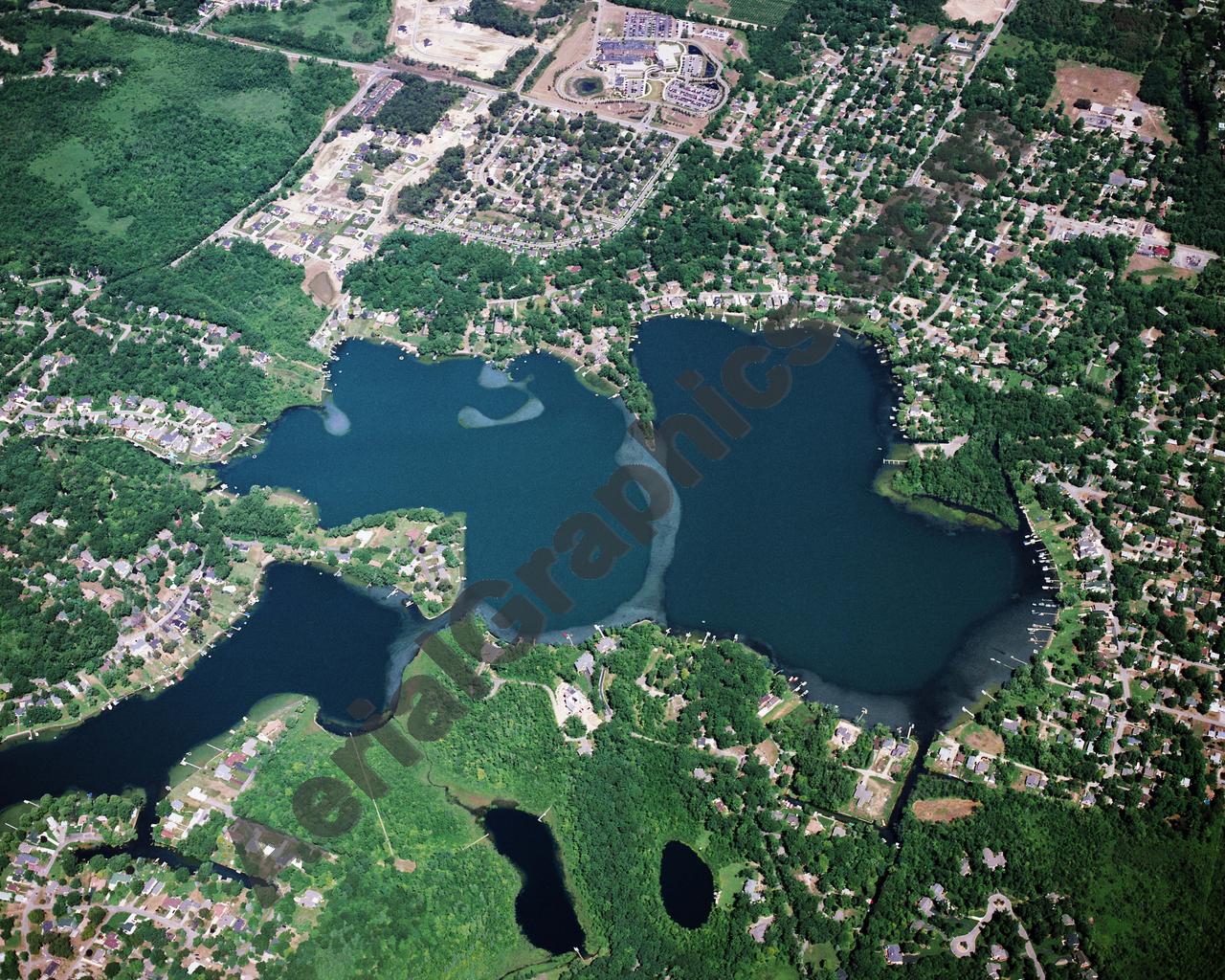 Aerial image of [3593] North Commerce Lake in Oakland, MI with Canvas Wrap frame