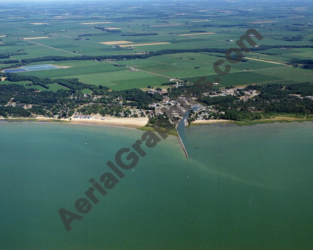 Aerial image of [3600] Caseville in Huron, MI with No frame