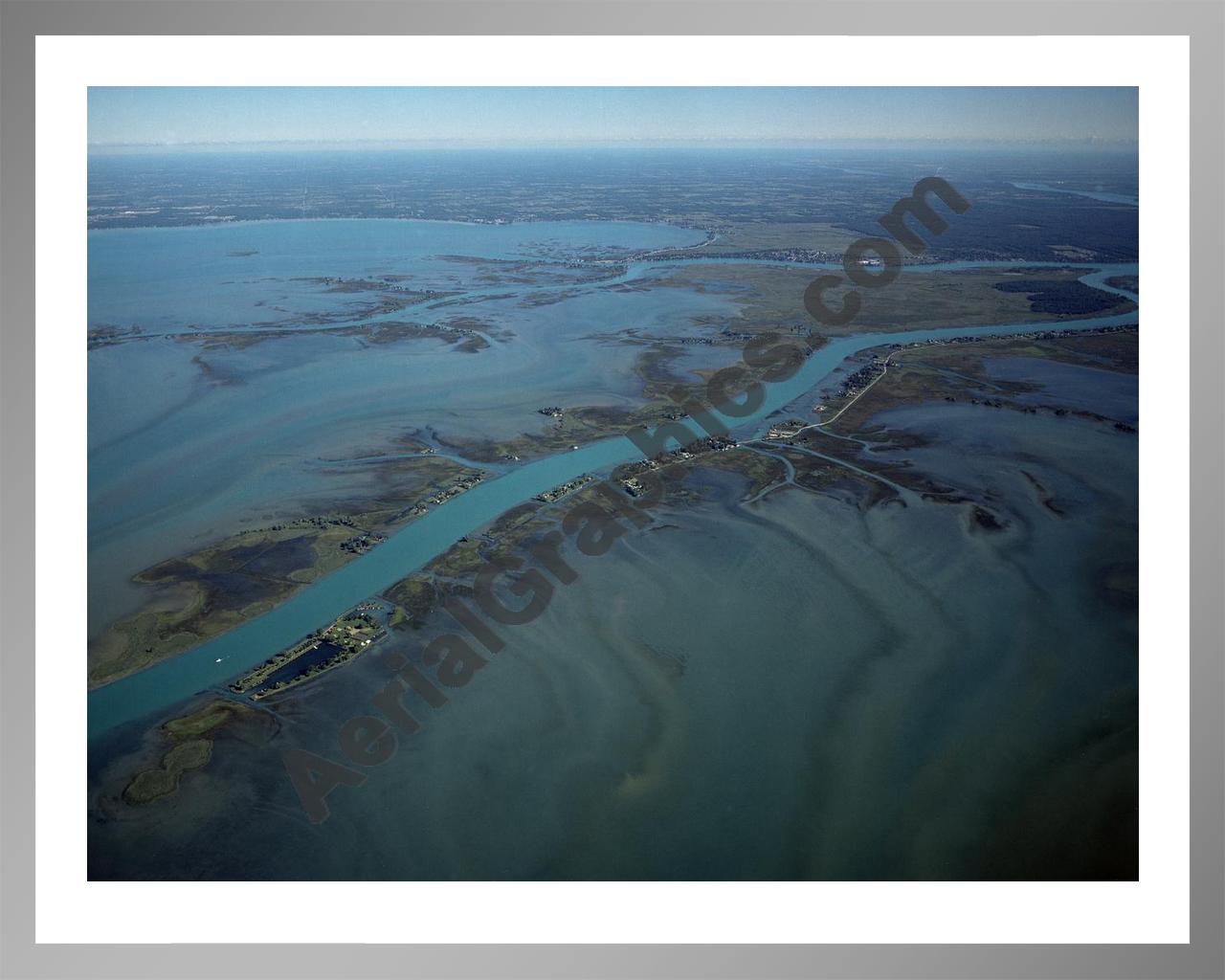 Aerial image of [3660] Middle Channel with Silver Metal frame