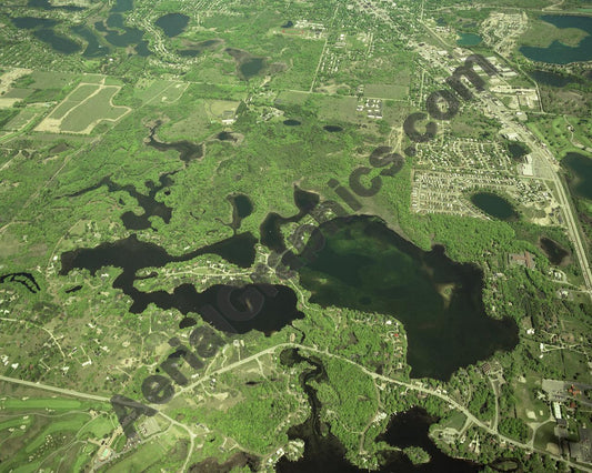 Aerial image of [379] Indianwood & Manitou Lakes in Oakland, MI with No frame