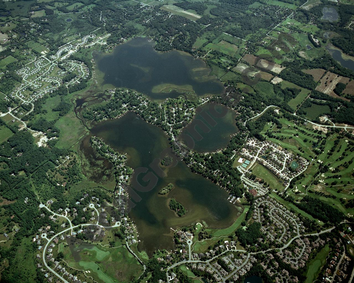 Aerial image of [3877] East & West Crooked Lakes & Clifford Lake in Livingston, MI with No frame