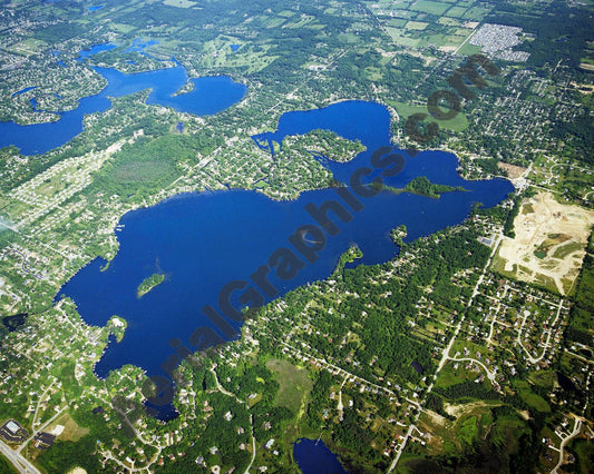 Aerial image of [3891] White Lake in Oakland, MI with No frame