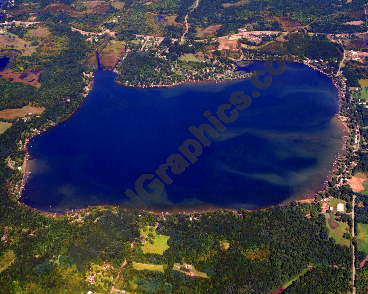 Aerial image of [4203] Sand Lake in Lenawee, MI with No frame