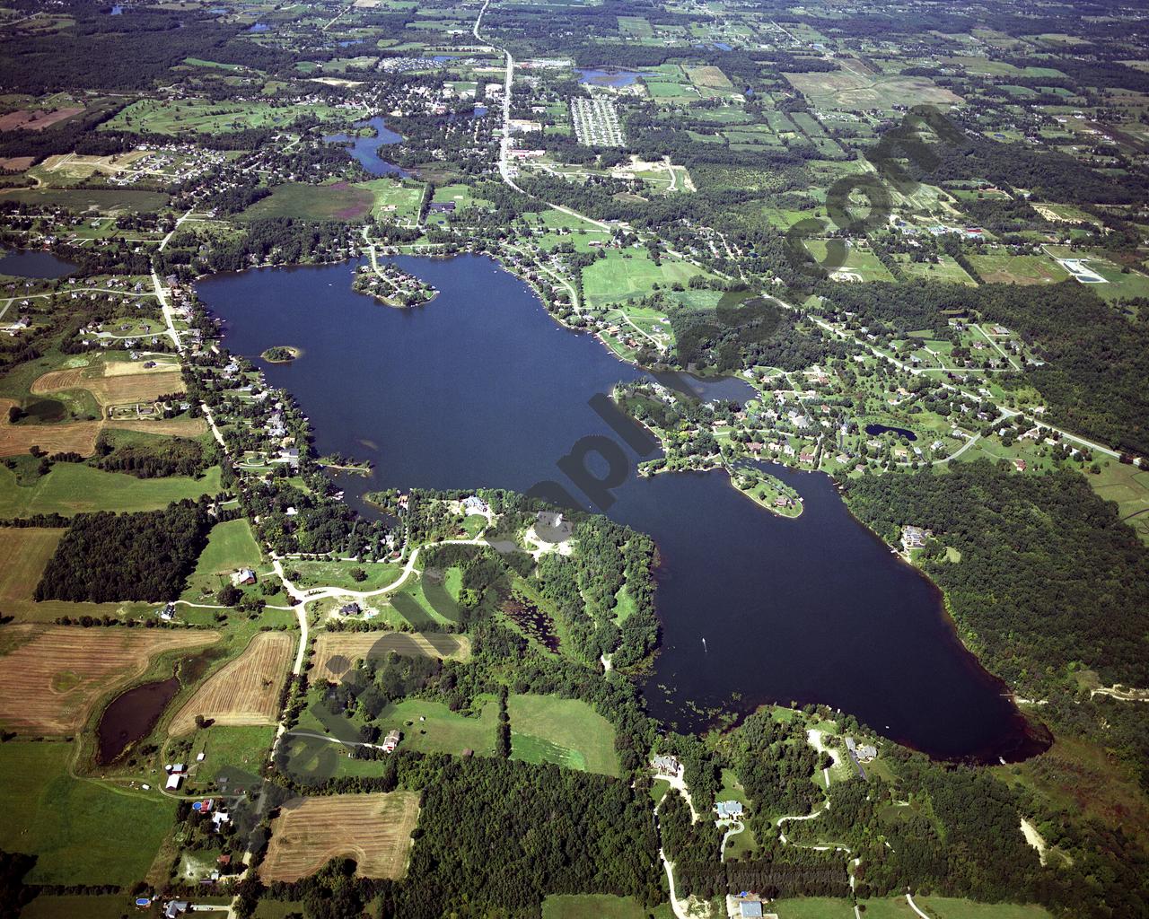 Aerial image of [4282] Shinanguag Lake in Genesee, MI with No frame