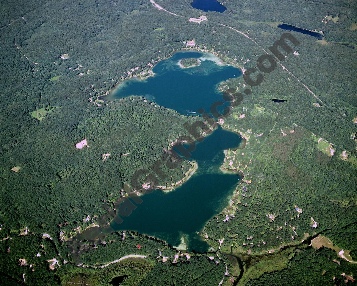 Aerial image of [4292] Emerald Lake & Sylvan Lake in Newaygo, MI with No frame