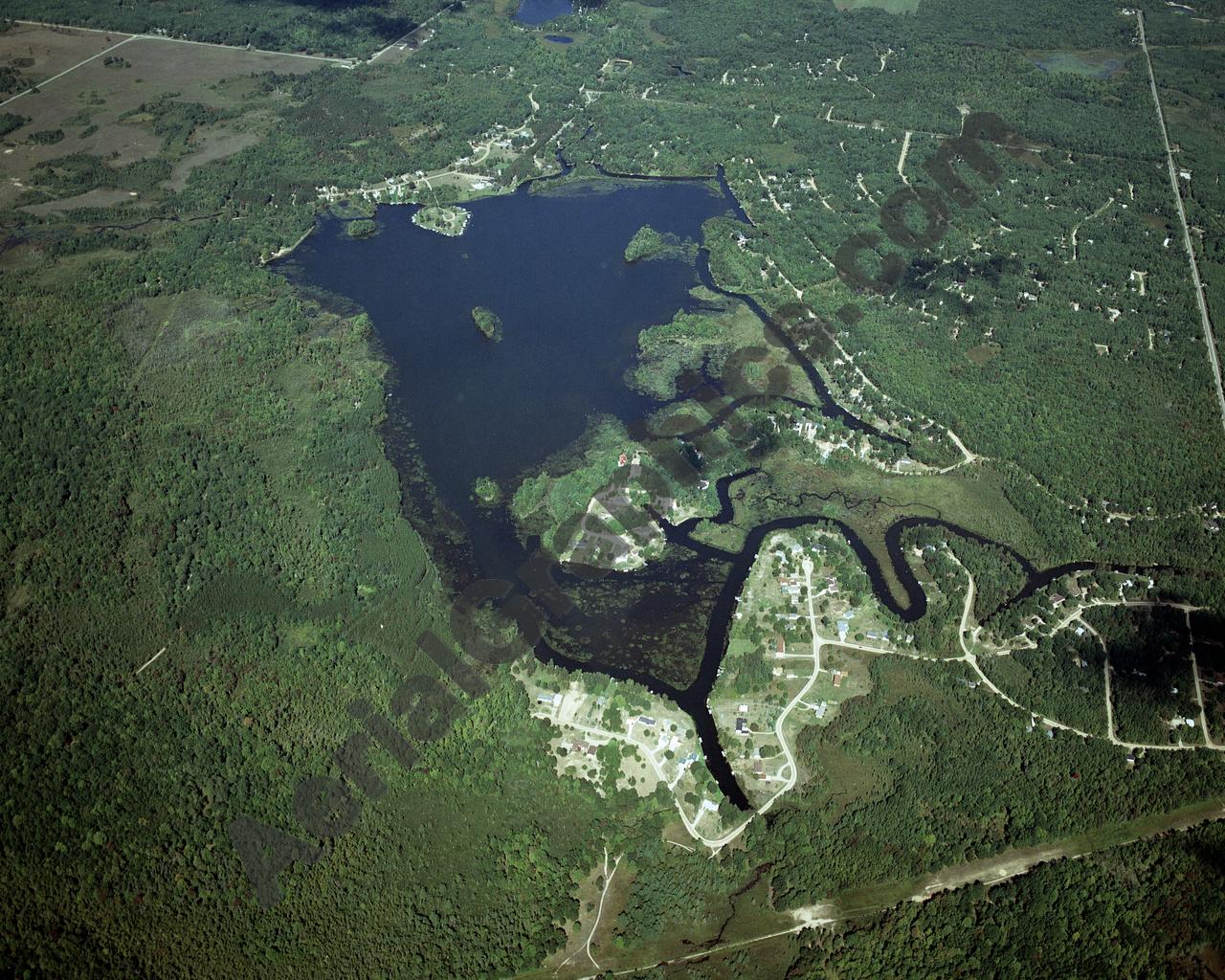 Aerial image of [4324] Doc and Tom Lake in Clare, MI with No frame