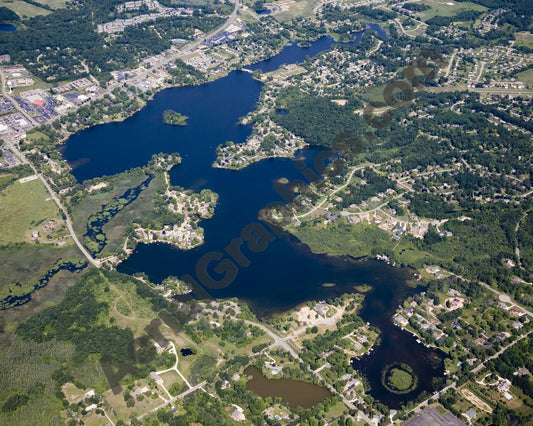 Aerial image of [4669] Woodland Lake in Livingston, MI with No frame