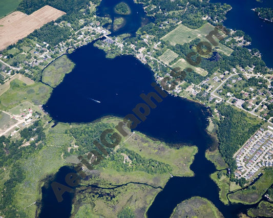 Aerial image of [4679] Bennett Lake in Livingston, MI with No frame