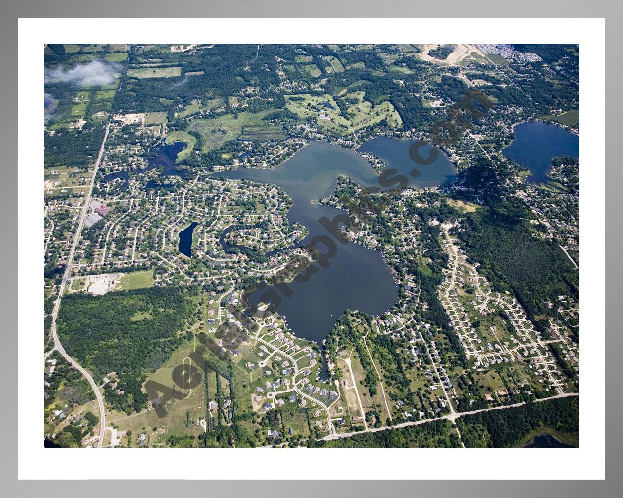 Aerial image of [4685] Duck Lake in Oakland, MI with Silver Metal frame