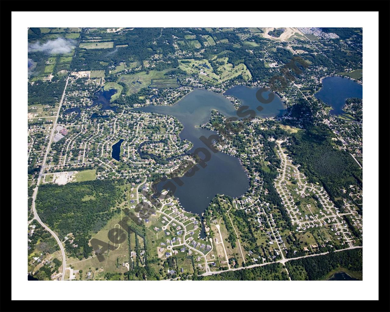 Aerial image of [4685] Duck Lake in Oakland, MI with Black Metal frame