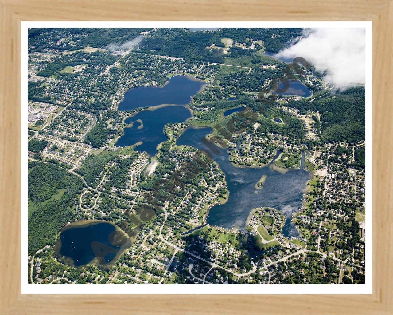 Aerial image of [4691] North & South Commerce Lakes in Oakland, MI with Natural Wood frame