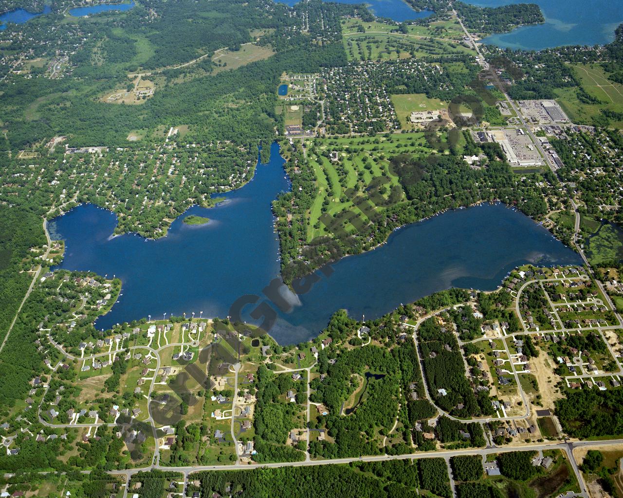 Aerial image of [4692] Lower Straits Lake in Oakland, MI with Canvas Wrap frame