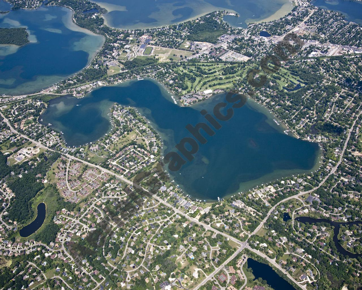 Aerial image of [4696] Pine Lake in Oakland, MI with No frame