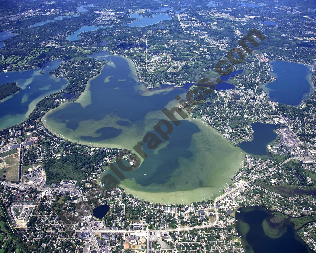 Aerial image of [4697] Cass Lake in Oakland, MI with No frame