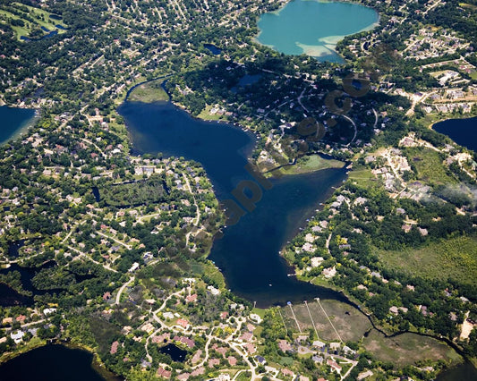 Aerial image of [4699] Upper Long Lake in Oakland, MI with No frame