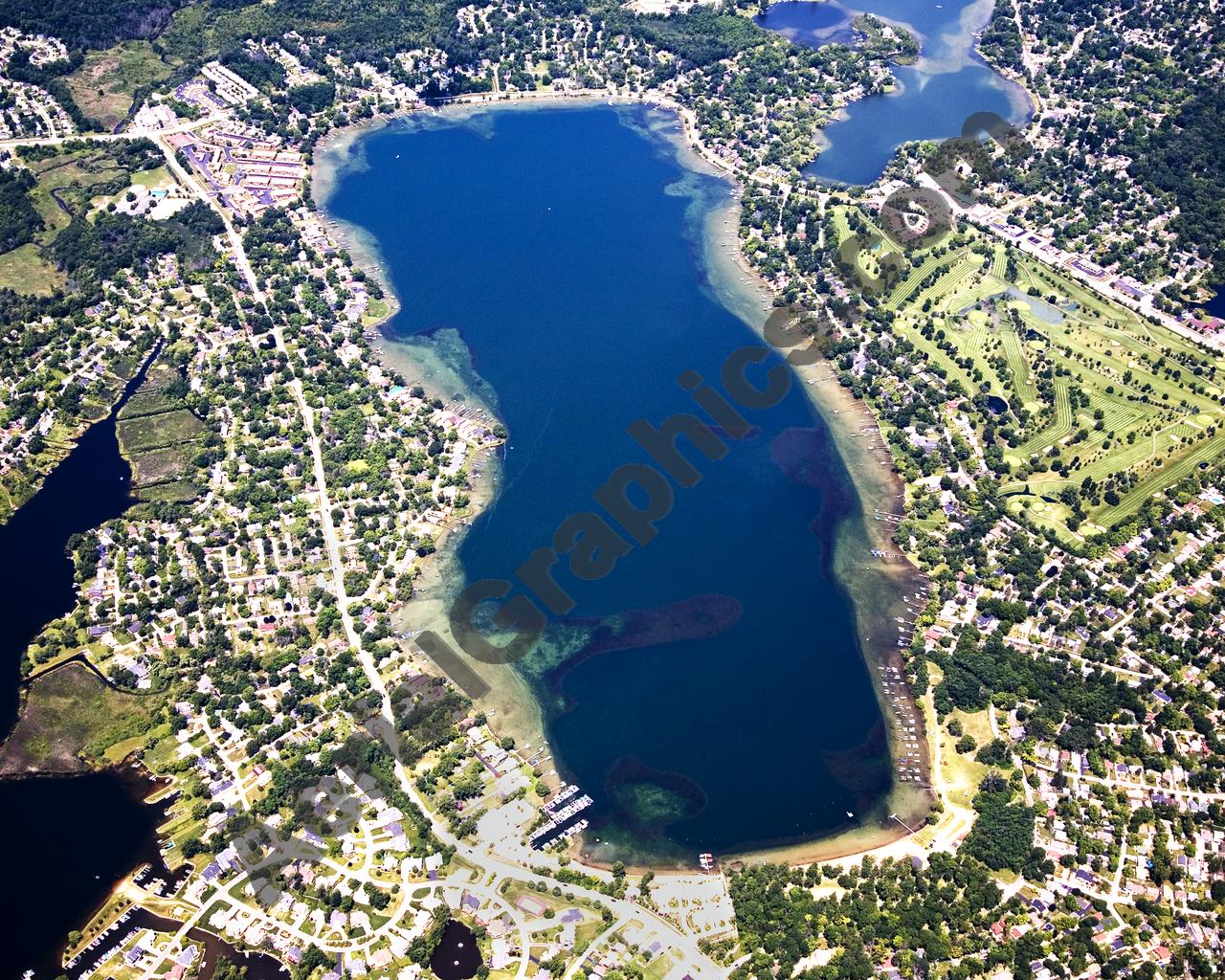 Aerial image of [4702] Elizabeth Lake in Oakland, MI with Canvas Wrap frame