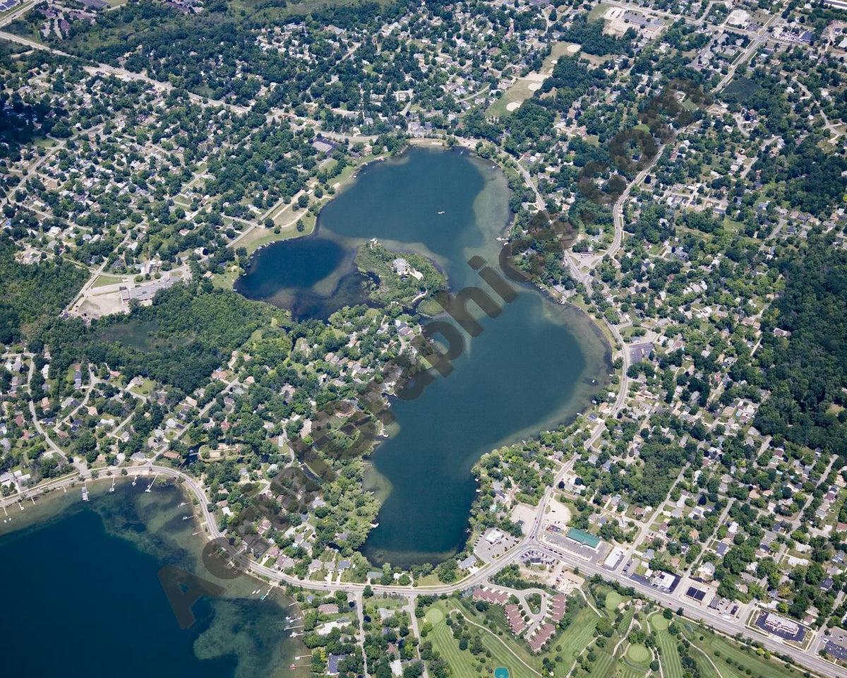 Aerial image of [4703] Crescent Lake in Oakland, MI with No frame