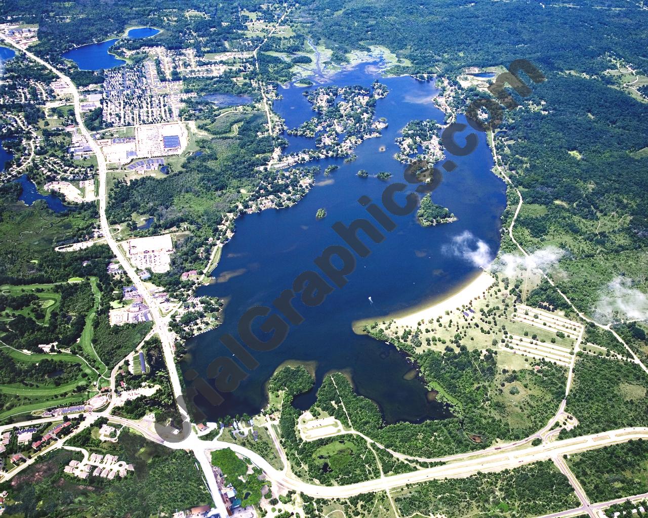 Aerial image of [4704] Pontiac Lake in Oakland, MI with Canvas Wrap frame