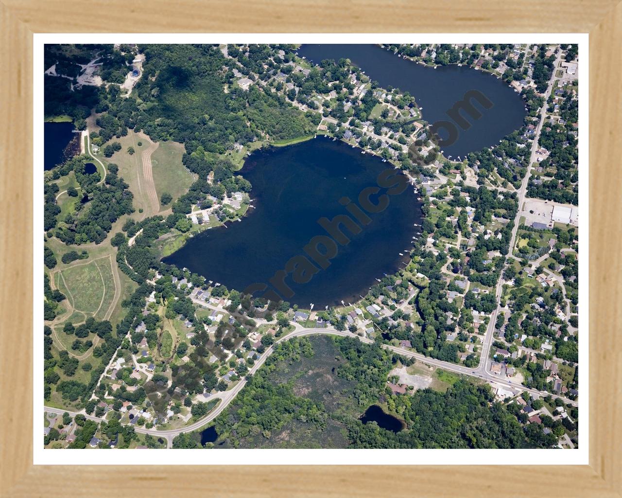 Aerial image of [4709] Round Lake in Oakland, MI with Natural Wood frame