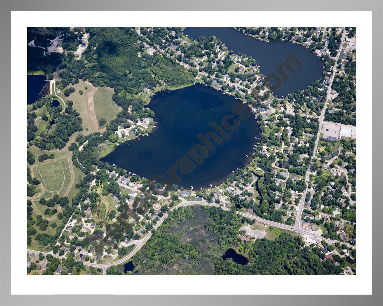 Aerial image of [4709] Round Lake in Oakland, MI with Silver Metal frame