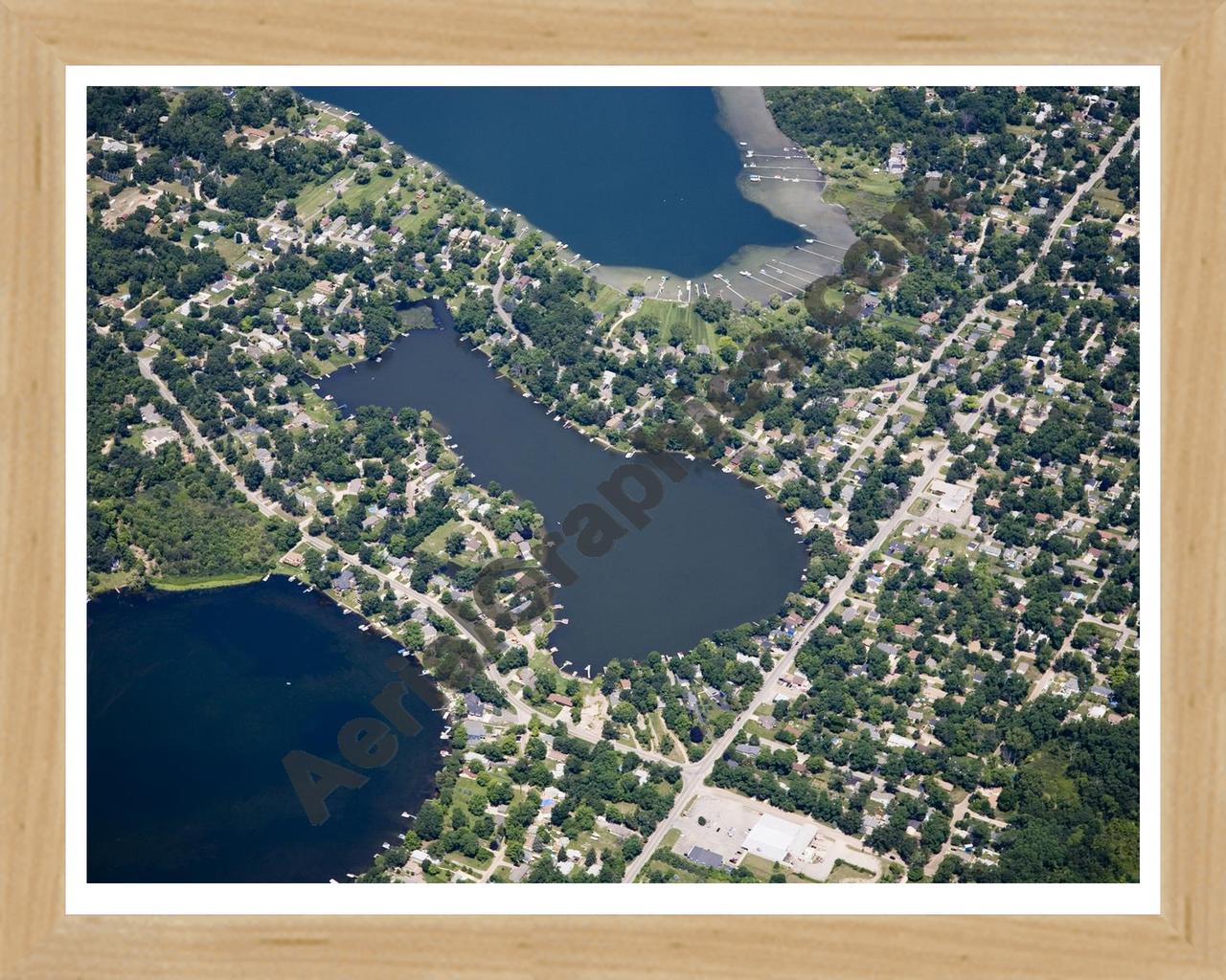 Aerial image of [4710] Mandon Lake in Oakland, MI with Natural Wood frame