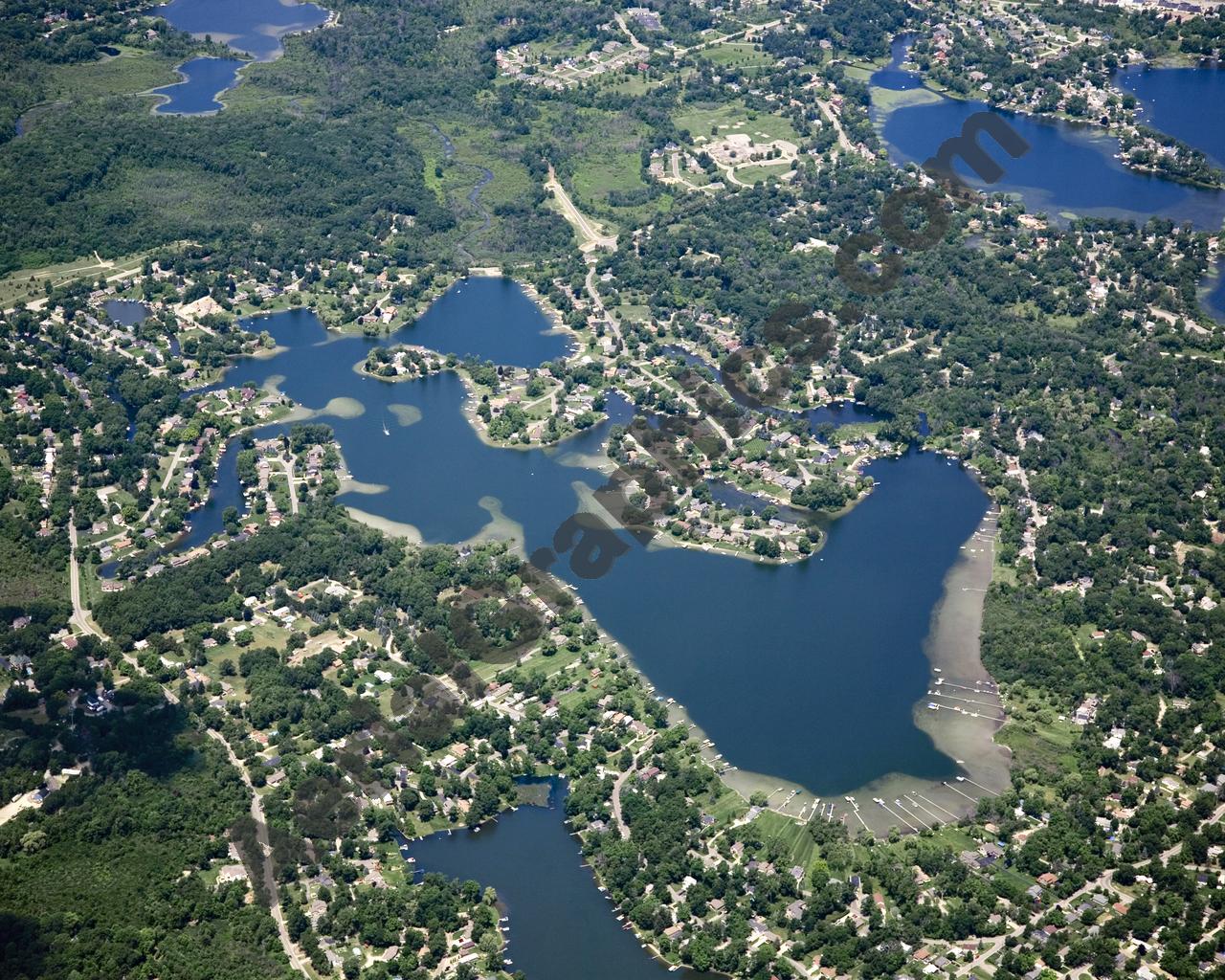 Aerial image of [4711] Cedar Island Lake in Oakland, MI with Canvas Wrap frame