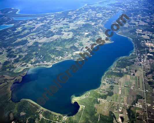 Aerial image of [4775] South Lake Leelanau in Leelanau, MI with No frame
