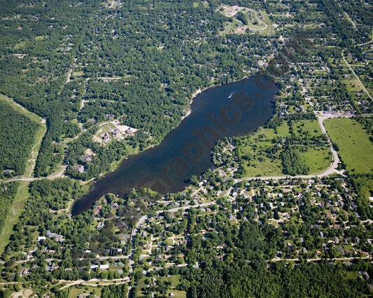 Aerial image of [4959] Walters Lake in Oakland, MI with No frame