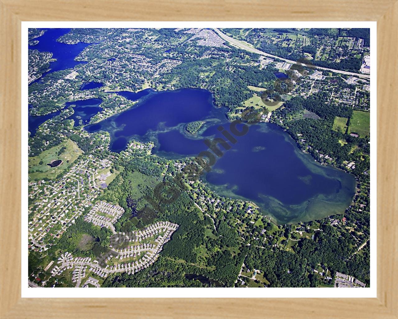 Aerial image of [4961] Lake Angelus, Oakland County in Oakland, MI with Natural Wood frame