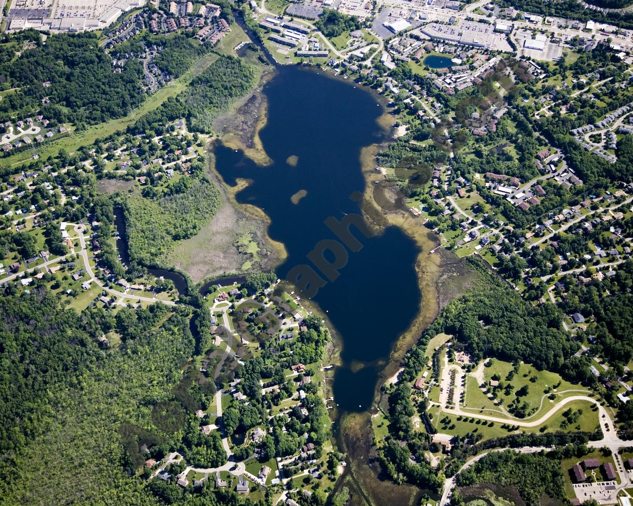 Aerial image of [4963] Green Lake in Oakland, MI with No frame