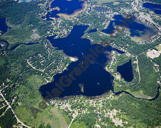 Aerial image of [4982] Strawberry Lake in Livingston, MI with No frame