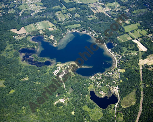 Aerial image of [4989] Silver Lake in Livingston, MI with No frame