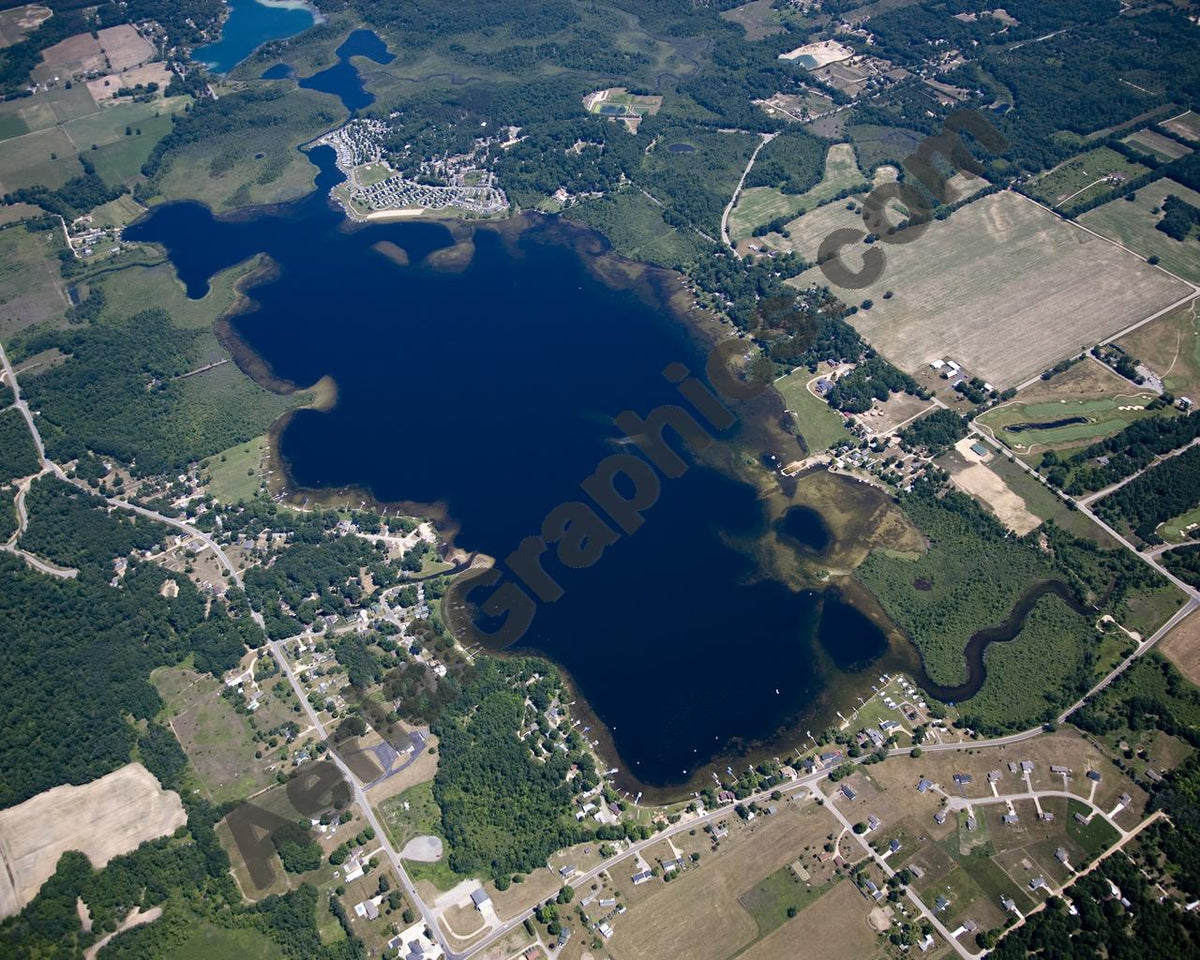 Aerial image of [5018] Lincoln Lake in Kent, MI with No frame