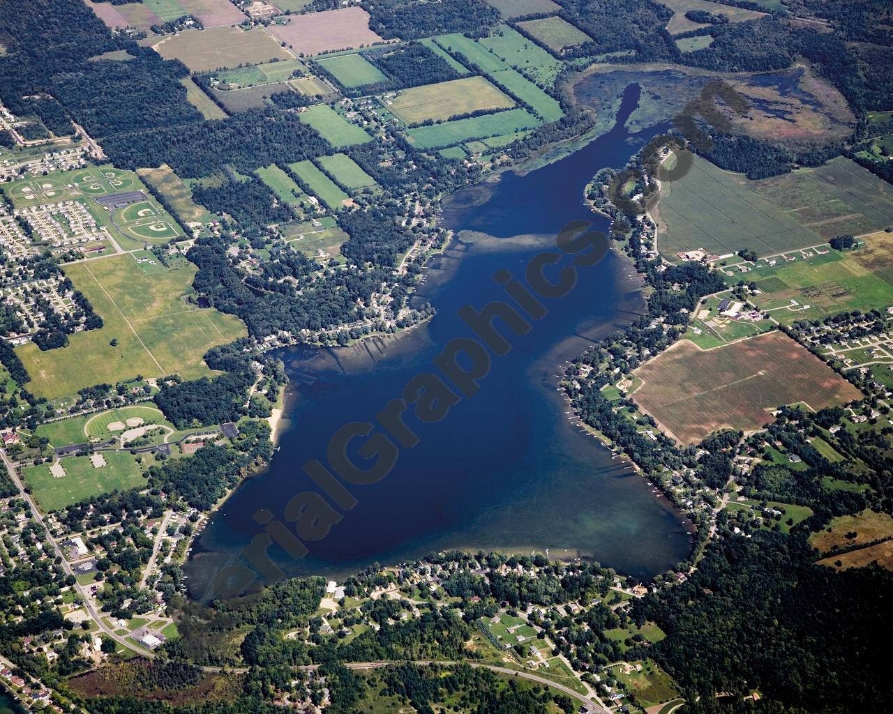 Aerial image of [5106] Long Lake in Kalamazoo, MI with No frame