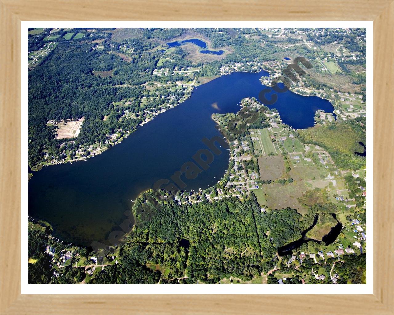 Aerial image of [5109] Big Lake in Oakland, MI with Natural Wood frame