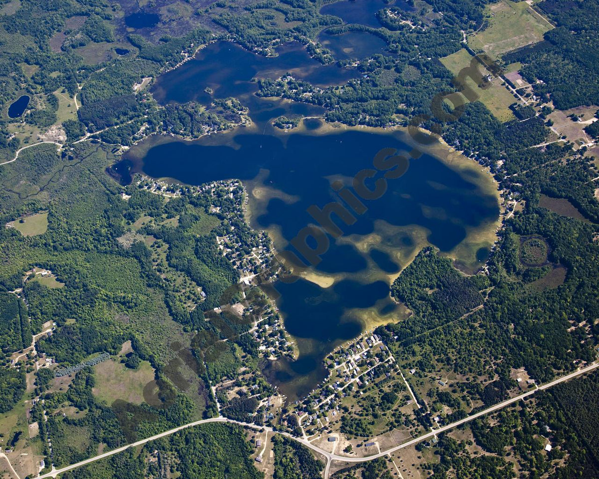 Aerial image of [5508] Horsehead Lake in Mecosta, MI with No frame