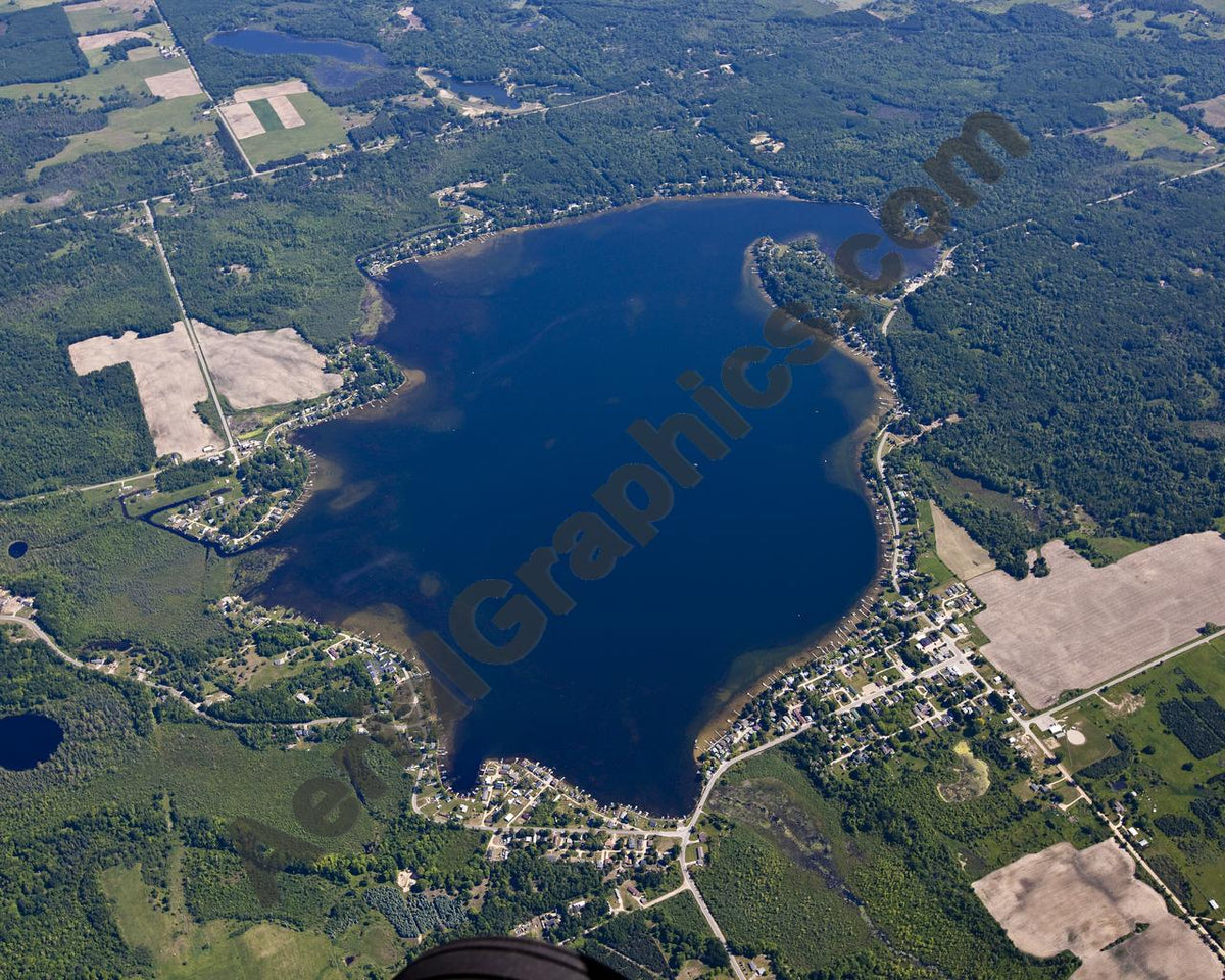 Aerial image of [5512] Chippewa Lake in Mecosta, MI with No frame