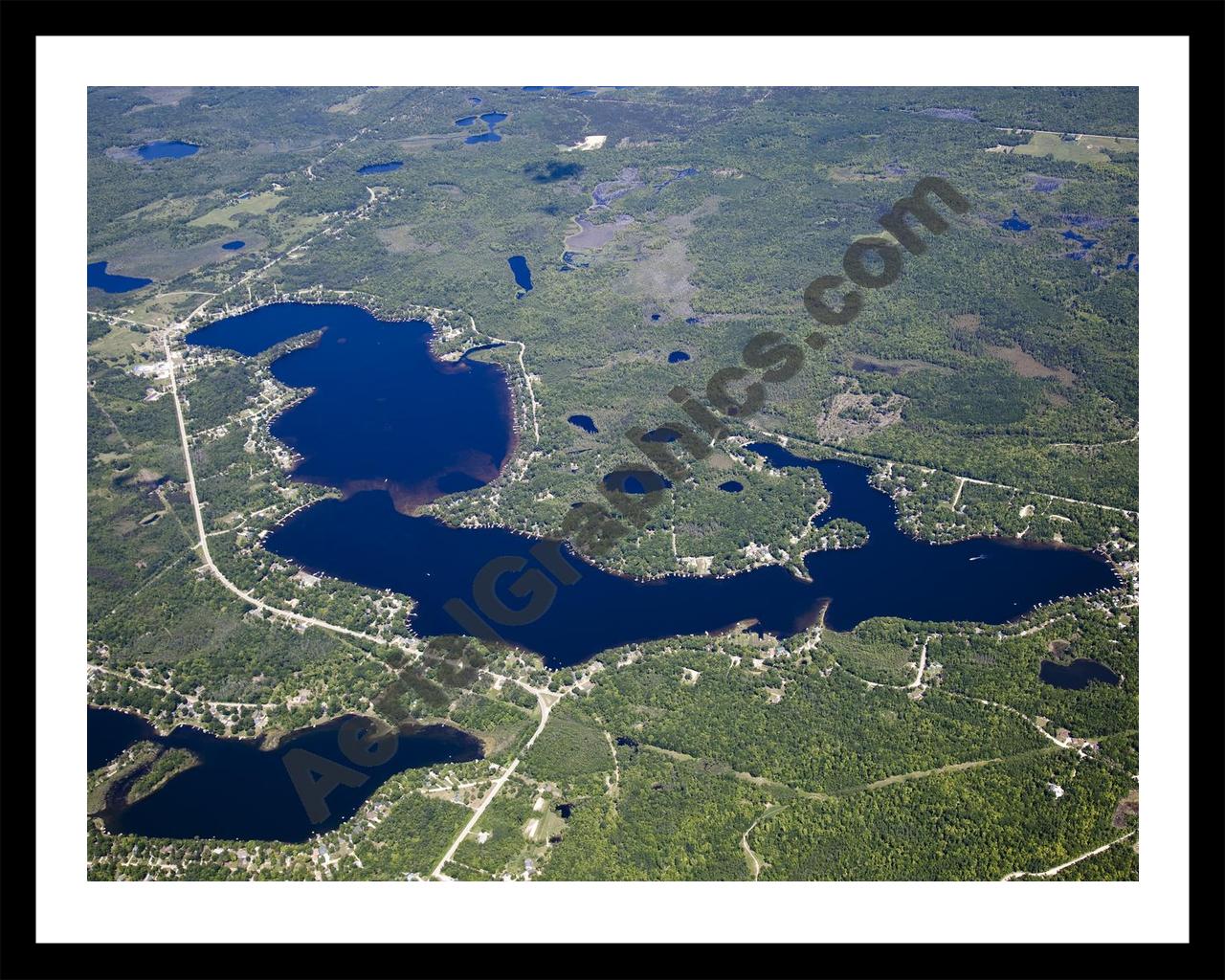 Aerial image of [553] Minnow Lake in Oakland, MI with Black Metal frame