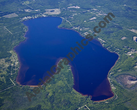 Aerial image of [5561] Lake Paradise in Emmet, MI with No frame