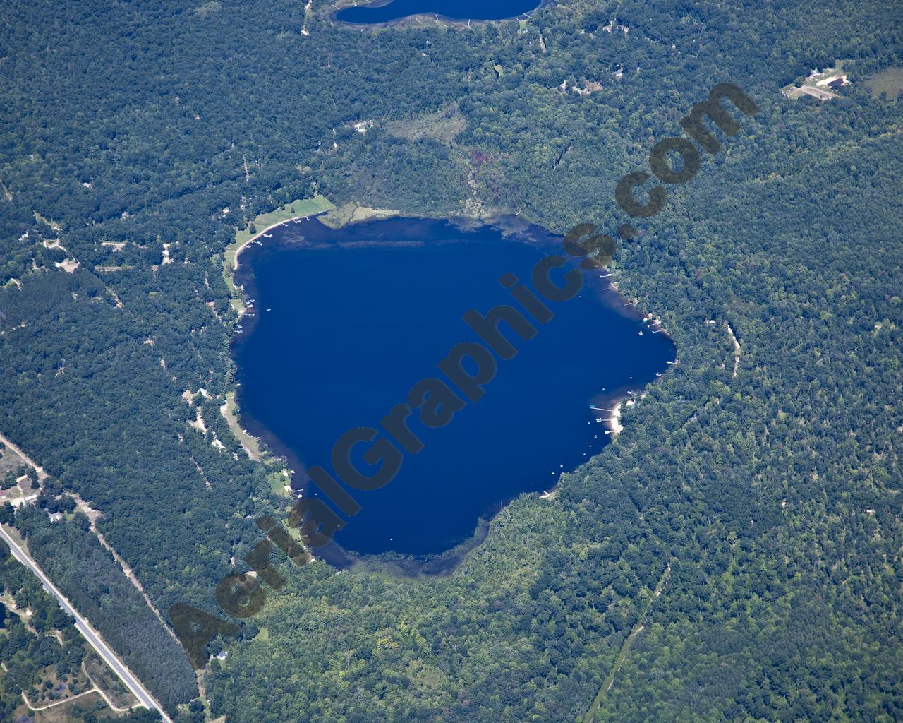 Aerial image of [5615] Pickerel Lake in Newaygo, MI with No frame