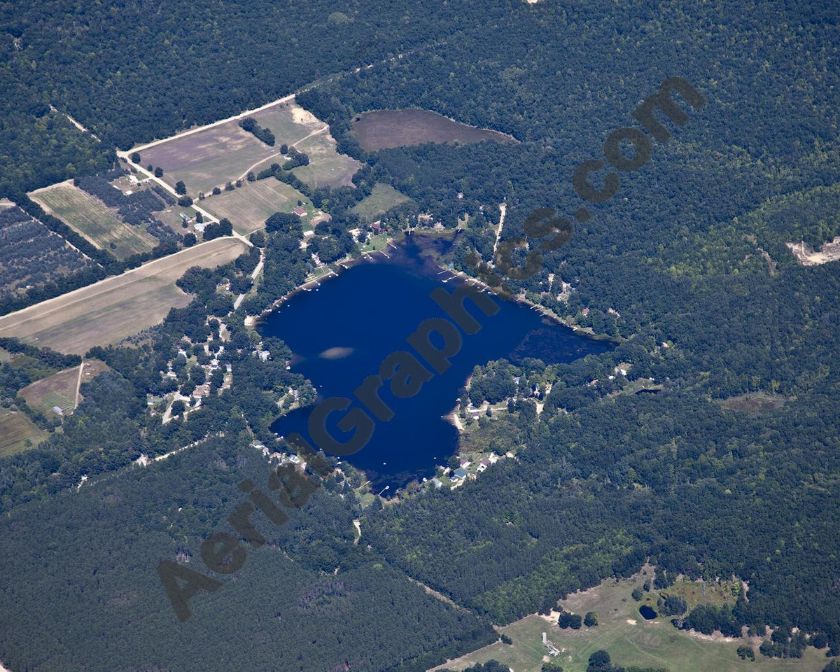 Aerial image of [5616] Pettibone Lake in Newaygo, MI with No frame